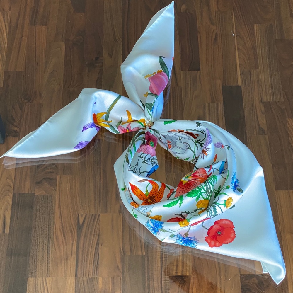 Gucci Flora Silk Scarf w/ tags